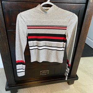 GREY STRIPED CROPPED LONG SLEEVE TURTLENECK